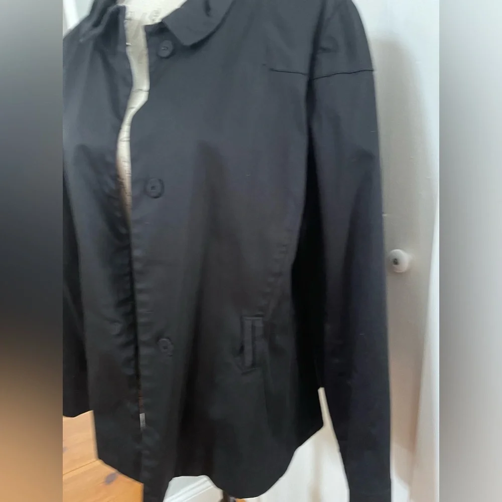Sandro Black Round Ruffled Collar Jacket. Women's Size: XL. - Picture 4 of 8